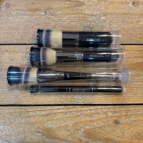 NEW IT Cosmetics Heavenly Luxe Makeup Brush Set - Black and Cream - Picture 2 of 4